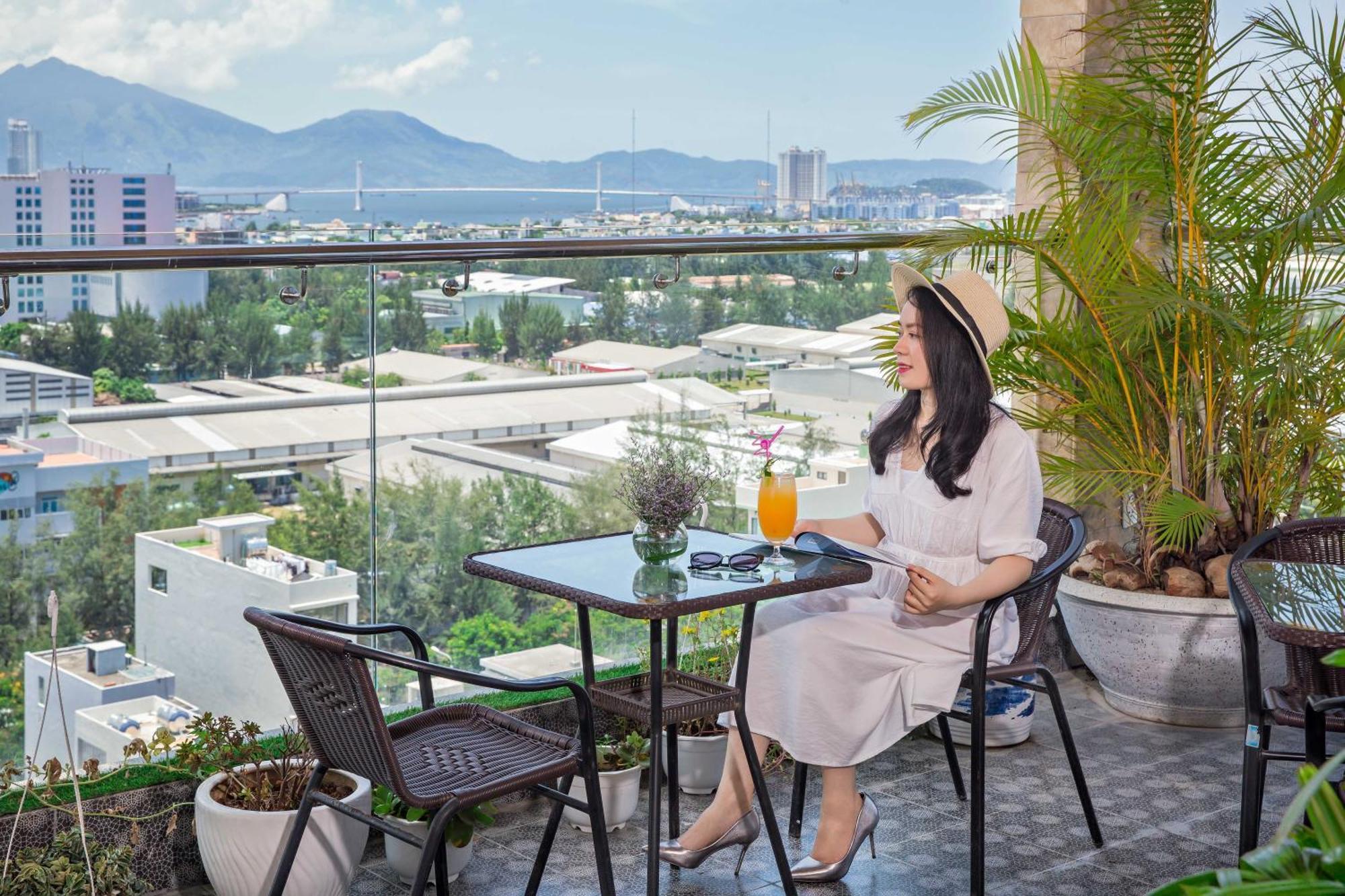Bliss Luxury Hotel Da Nang Esterno foto