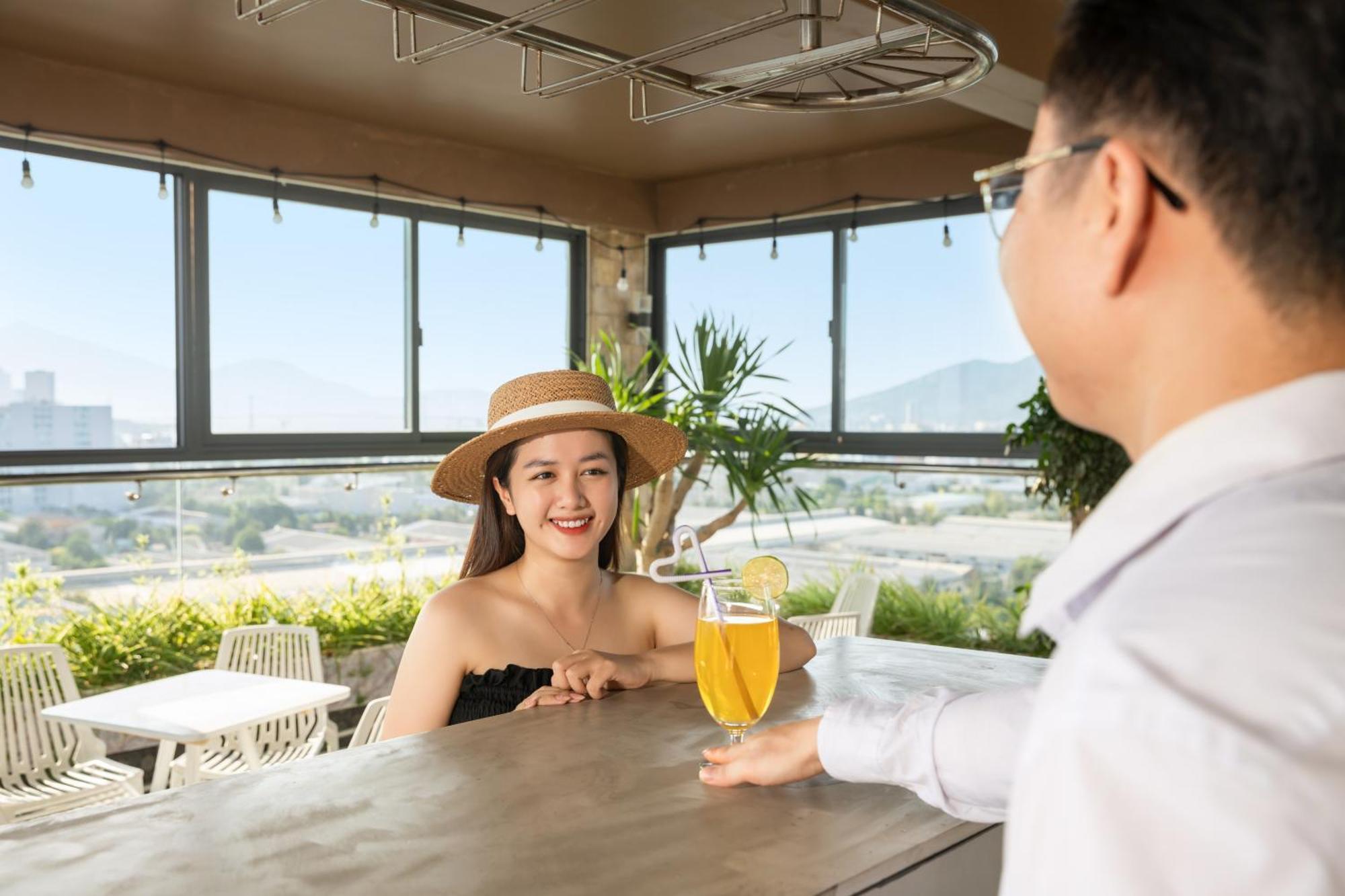 Bliss Luxury Hotel Da Nang Esterno foto